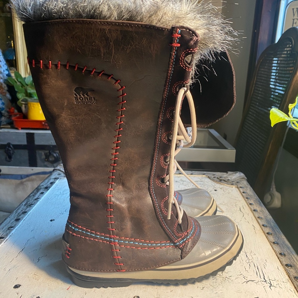 Sorel Women's Brown and Tan Lace-Up Fur-Trim Boots